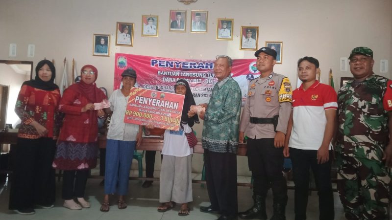 Penyaluran BLT-DD Triwulan Ketiga di Desa Legundi Berlangsung Sukses, 23 Keluarga Terima Bantuan