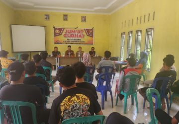 Kapolsek Kempas bersama Forkopimcam Gelar Jumat Curhat, Sampaikan Pesan Pilkada Damai