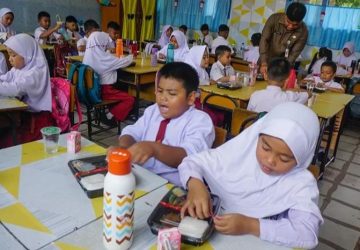 Program Makanan Siang Gratis untuk Pelajar di Pekanbaru Berjalan Lancar