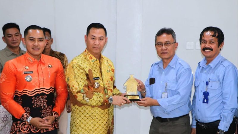 Pj Bupati Ingatkan Kewajiban dan Tanggung Jawab Sosial Serta Kontribusi ke Daerah Kepada PT.MHP dan PT.TEL