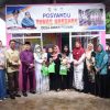 Bersama Pj Bupati Kampar, Ketua Pembina Posyandu Kampar Ricana Djayanti Serahkan Bantuan Makanan Tambahan