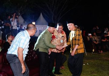 Wakili Pj. Bupati Kampar, Kepala Dinas Koperasi dan UMK Dendi Zulhairi Tutup Pergelaran Julang Budaya Kampar di Candi Muara Takus