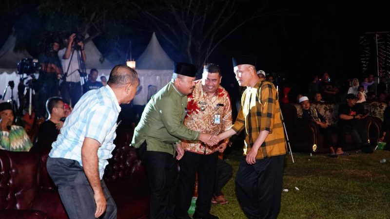 Wakili Pj. Bupati Kampar, Kepala Dinas Koperasi dan UMK Dendi Zulhairi Tutup Pergelaran Julang Budaya Kampar di Candi Muara Takus