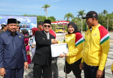 Peringatan Hari Sumpah Pemuda, Pjs Bupati Siak Beri Penghargaan Bagi Pemuda Berprestasi