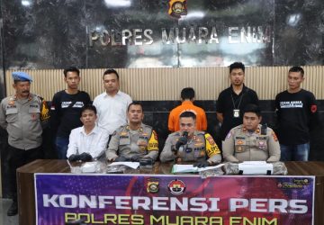 Polres Muara Enim Gelar Konferensi Pers Kasus Pembunuhan Berencana di Desa Payabakal