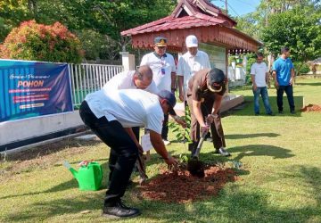Peringati Hari Lingkungan Hidup Sedunia 2024, Sekda Rohul Ikuti Penanaman Pohon