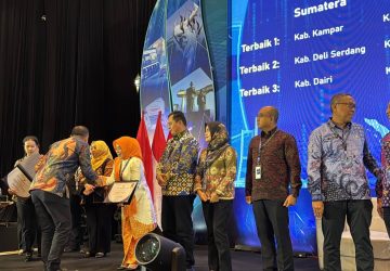 Diterima Pj Sekda, Pemkab Kampar&nbsp; Raih Penghargaan TP2DD Terbaik I di Wilayah Sumatera