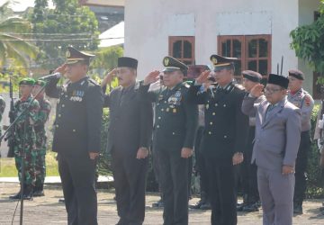 Peringati Hari Pahlawan Pemkab Tanjabbar Laksanakan Ziarah dan Tabur Bunga