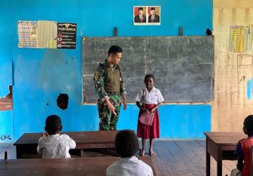 Satgas Pamtas Yonif 141/AYJP Dukung Pendidikan Untuk Masa Depan Generasi Muda di Papua