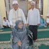 Bupati Anwar Sadat Berikan Bantuan Kursi Roda kepada Nenek Zainah