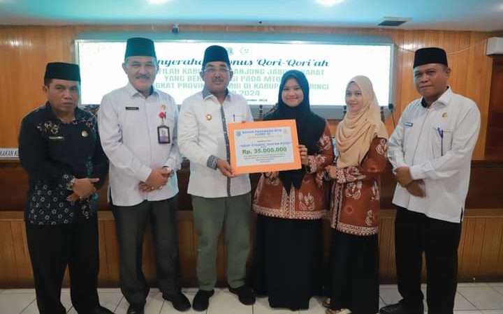 Pemkab Tanjab Barat Beri Bonus kepada Peserta MTQ Berprestasi