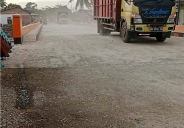 Jembatan di Desa Pekan Tua Penghubung Kabupaten Inhu dan Inhil Sudah Bisa Difungsikan