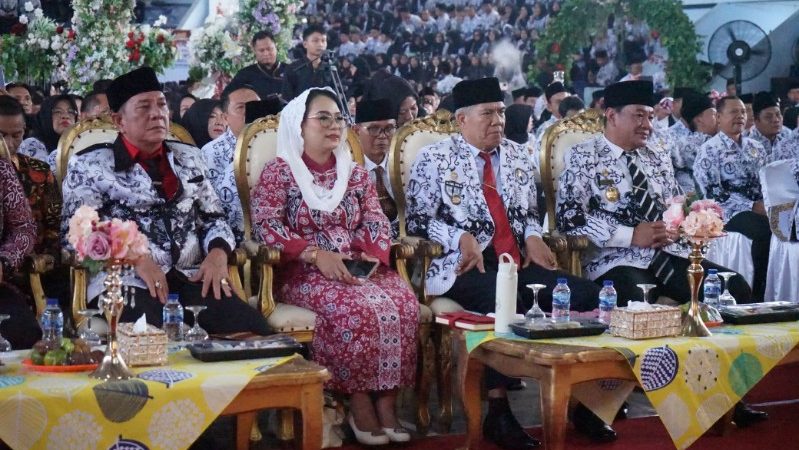 HUT ke-79 PGRI, Rosjonsyah Dorong Regulasi Khusus Lindungi Guru dari Intimidasi