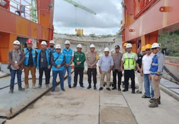 Kapolres Kerinci AKBP Arya Tesa Brahmana Sampaikan Pentingnya Keselamatan Kerja Dalam Kunjungan Silaturahmi ke PLTA KMH Kerinci.