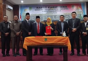 DPRD Rokan Hilir Umumkan H. Bistamam dan Jhony Charles sebagai Bupati dan Wakil Bupati Terpilih Masa Jabatan 2025-2030
