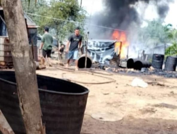 Himbauan APH Polsek Keluang! Agar Penyulingan Rifenery Ilegal Di Bongkar Mandiri Diduga Hanya untuk Formalitas Laporan Ke Pimpinan saja