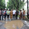 Wakil Bupati Cek Kondisi Jalan Rusak dan Desak PT.DBU Segera Lakukan Perbaikan