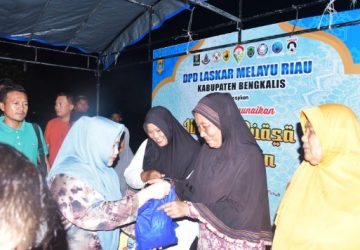 Salurkan 50 Paket Sembako, Bupati Kasmarni Apresiasi DPD LMR Bengkalis