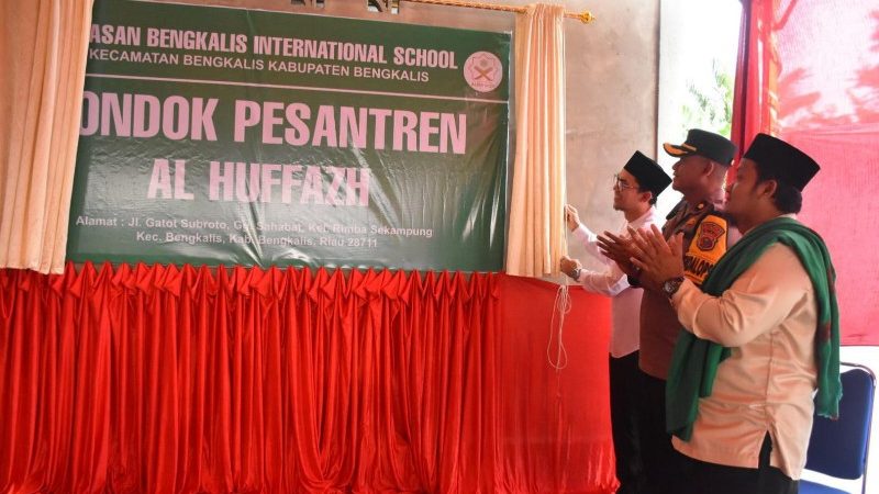 Bupati Bengkalis Resmikan Pondok Pesantren Al Huffazh di Kelurahan Rimba Sekampung