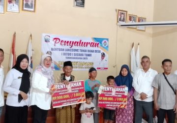 Menjelang Lebaran Idul Fitri 1446 H, Pemdes Ketapang Salurkan BLT Dana Desa Triwulan I Kepada 5 KPM