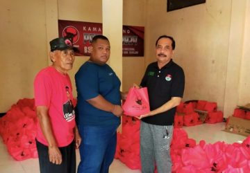 Kepedulian DPC PDI-Perjuangan Nganjuk Berbagi Ribuan Paket Sembako untuk PAC dan Ranting di Bulan Ramadhan