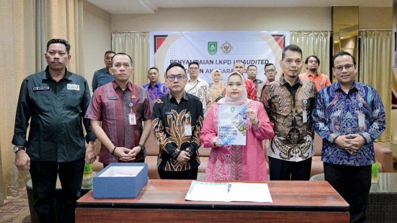 Bupati Kasmarni Serahkan LKPD Unaudited 2024 Ke BPK Tepat Waktu