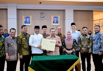 Bupati Bengkalis Ikuti Rapat Bersama Gubernur dan Kepala Daerah se-Provinsi Riau