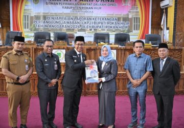 Pemkab Rohil Sampaikan LKPJ Bupati Tahun 2024 Melalui Rapat Paripurna DPRD