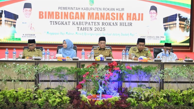 Bupati Rohil Buka Secara Resmi Bimbingan Manasik Haji Tingkat Kabupaten Tahun 2025