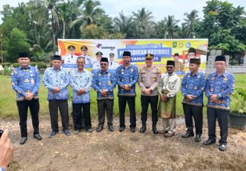 Kapolsek Kempas Hadiri Upacara Hardiknas di SMA Negeri Dharma Kecamatan Kempas dan Tanam 100 Bibit Pohon