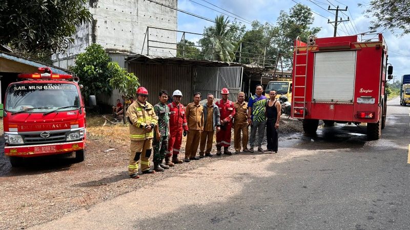 Kolaborasi Tanggap Darurat: Api Lahap 1 Unit Rumah Warga