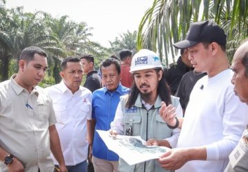Wako Pekanbaru Agung Nugroho Tinjau Pembangunan Parit Belanda di Rumbai untuk Atasi Banjir