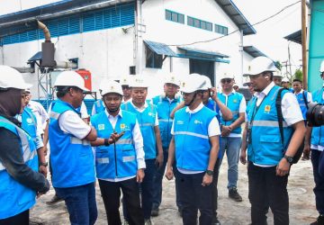 Dirut Distributor PLN Kunjungi PLTD Bengkalis, Wabup Harapkan Listrik Bawah Laut Segera Terealisasi