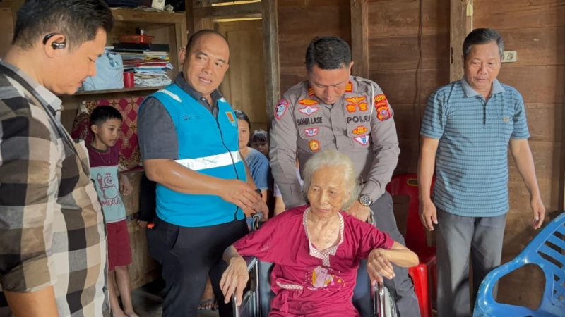 Kasat Lantas Polres Nias AKP Sonahami Lase Bersama Manager PLN UP3 Nias Tunjukkan Rasa Peduli Kepada Masyarakat