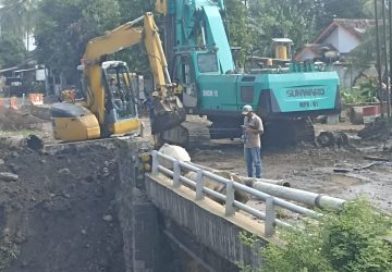Proyek Jembatan di Bondowoso Dinilai Tidak Memenuhi Standar Keselamatan Kerja