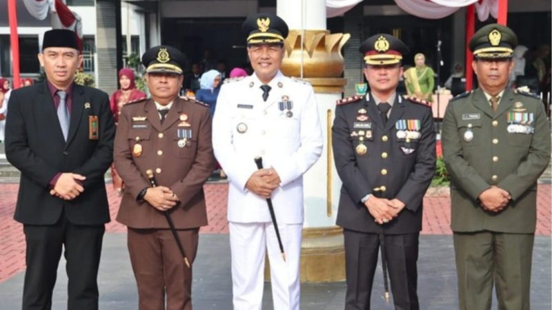 Bupati Pimpin Upacara HUT Bhayangkara Ke-79 Sekaligus Serahkan Penghargaan Personel Polri Berprestasi