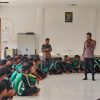 Kapolsek Ipda Sarlose Mesra Edukasi Guru dan Murid SMKN 1 Rambah Samo tentang Pentingnya Jaga Lingkungan
