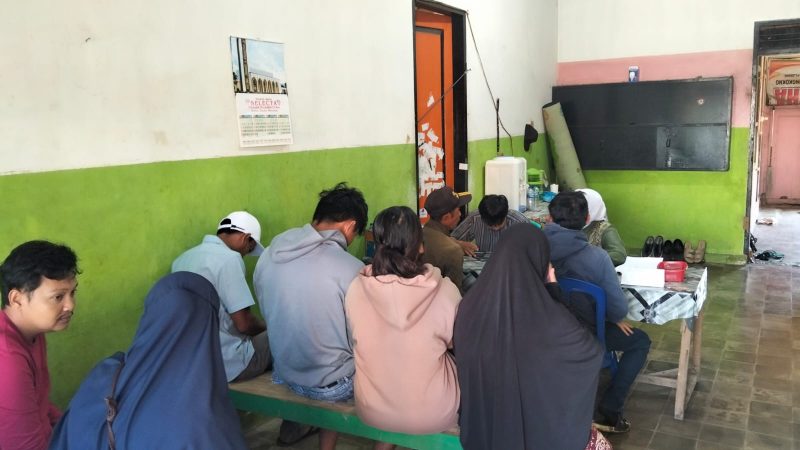 Kantor Pos Ujung Batu dipadati Penerima BSU