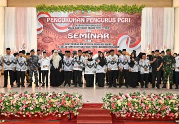 Pengurus PGRI Bengkalis Dilantik, Bupati Kasmarni Minta Perkuat Peran Guru Sebagai Ujung Tombak Kemajuan Bangsa