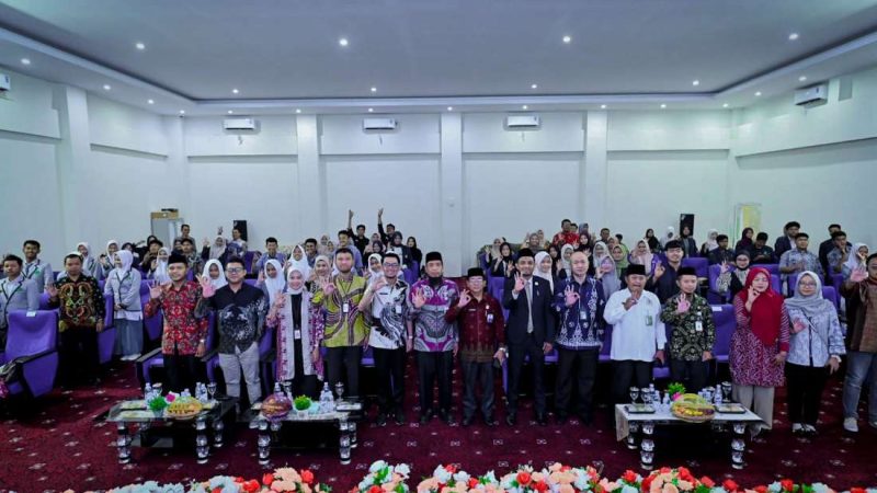 Buka Acara Sosialisasi Gencarkan, Bupati Berharap Literasi Keuangan Menjadi Pondasi Penting