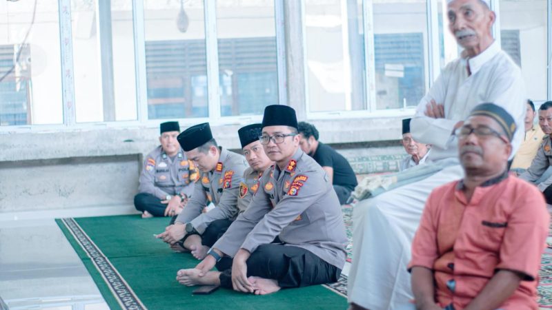 Perkuat Sinergi, Kapolres Bengkalis Solat Goib dengan Ojek Online dan BEM