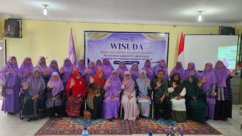 Kadis PPPA Kabupaten Bengkalis Apresiasi Wisudawati Sekolah Lansia, Berikut Pesannya