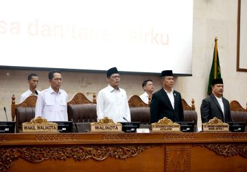 Walikota Amsakar Hadiri Paripurna DPRD Batam dengan Agenda Laporan Bapemperda dan Bahas Ranperda