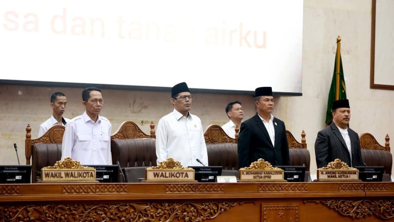 Walikota Amsakar Hadiri Paripurna DPRD Batam dengan Agenda Laporan Bapemperda dan Bahas Ranperda