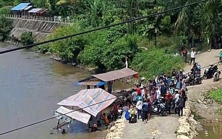 Rakit Penyeberangan di Rokan Hulu Tenggelam, Bupati dan Dishub Gerak Cepat: pastikan tidak ada korban jiwa