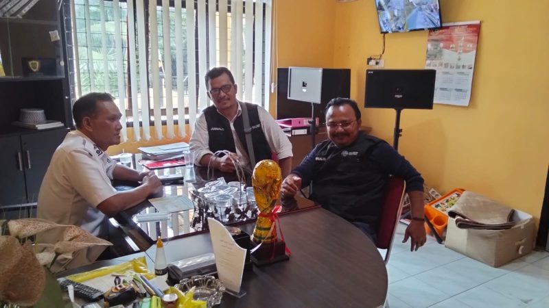 Kunjungan Insan Pers di Desa Lubuk Bendahara, Kades Renaldi Sambut dengan Baik