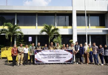 Dukung Kebersihan Lingkungan, PTBA Serahkan 9 Unit Gerobak Sampah untuk Warga Ring 1 Kertapati