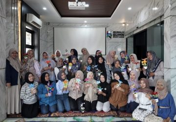 Kreativitas Jadi Modal Utama, PTBA Latih 30 Peserta Kembangkan Kerajinan Pipe Cleaner