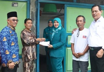 Bupati Santuni Korban Kebakaran dan Himbau Warga Waspada Cuaca Ekstrem