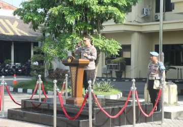 Kasihumas Polres Nganjuk Terima Kenaikan Pangkat Pengabdian Jadi Kompol